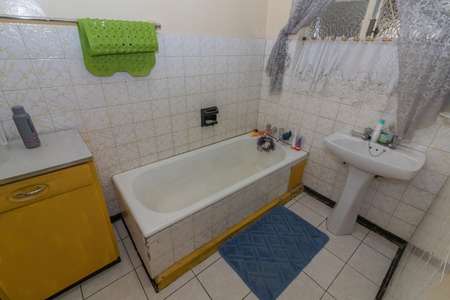 4 Bedroom Property for Sale in Kroonheuwel Free State